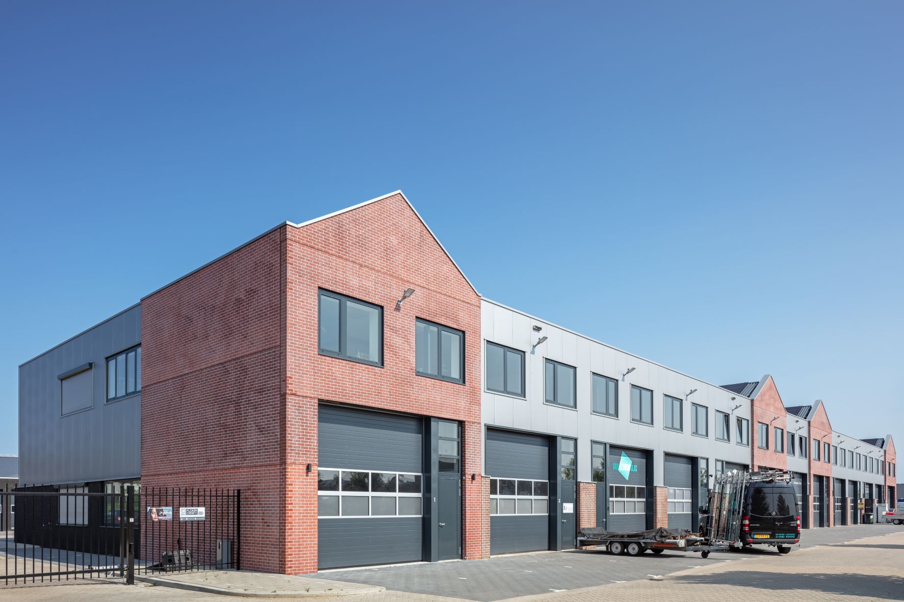 U-NIT Zevenhuizen bedrijfs- en garage-units