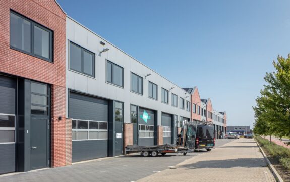 U-NIT Zevenhuizen bedrijfs- en garage-units